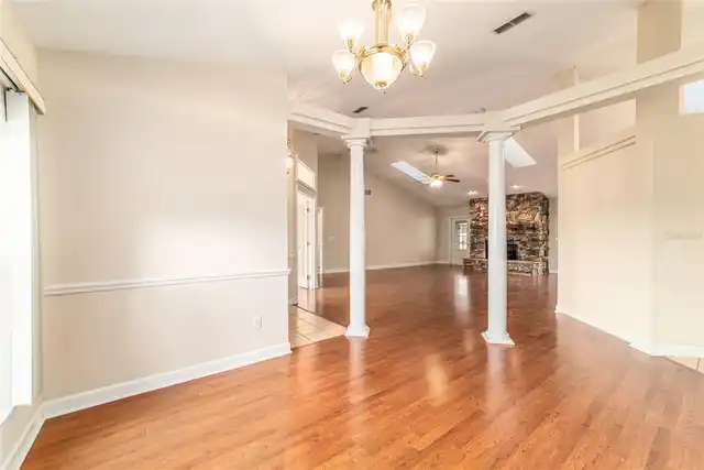 Listing Photo 14