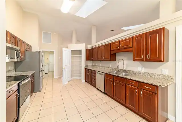 Listing Photo 17