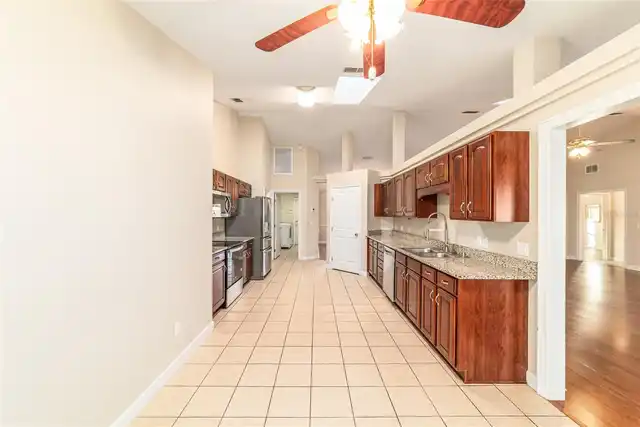 Listing Photo 19