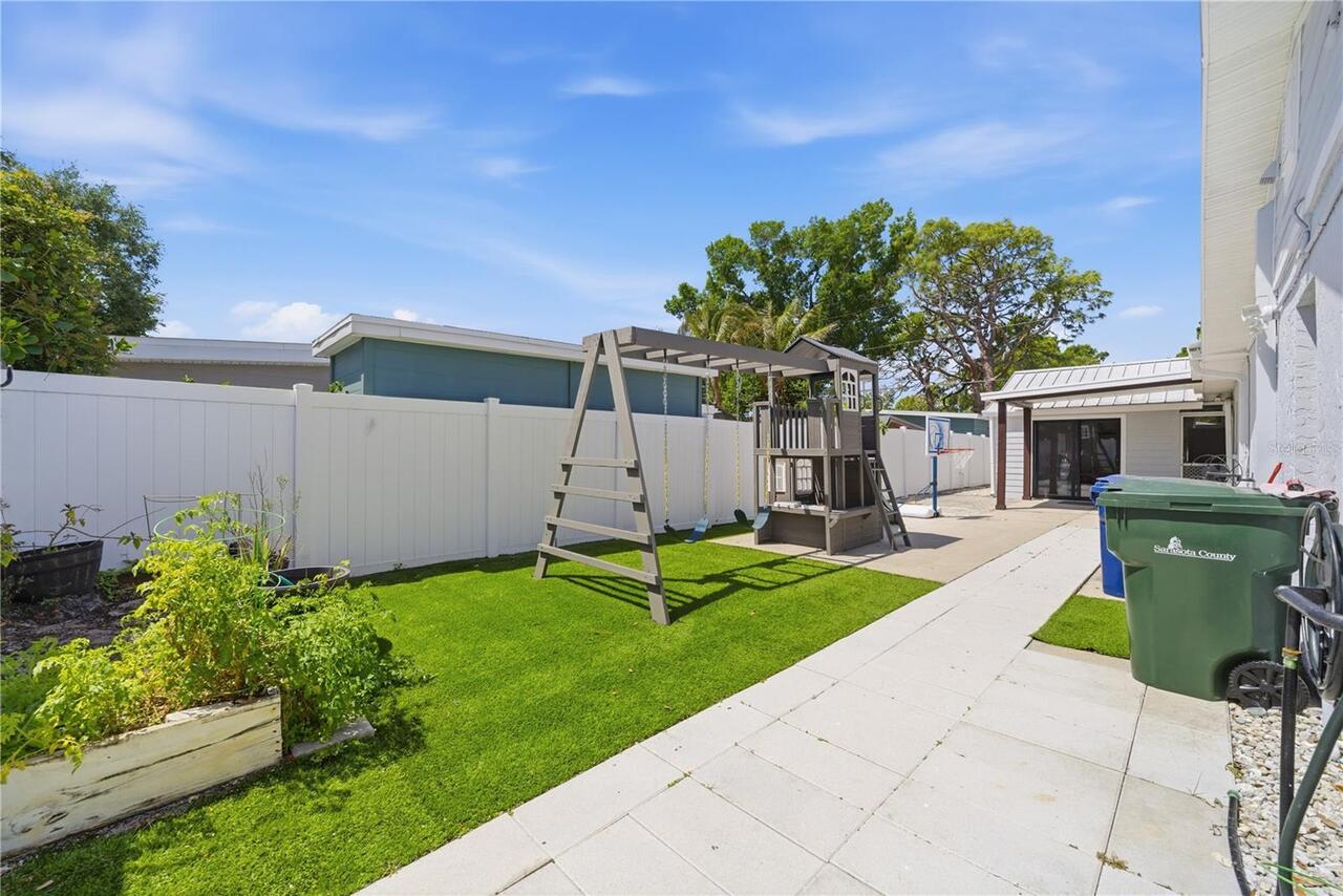 Listing Photo 16