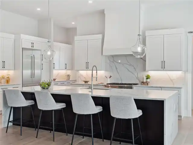 Listing Photo 12