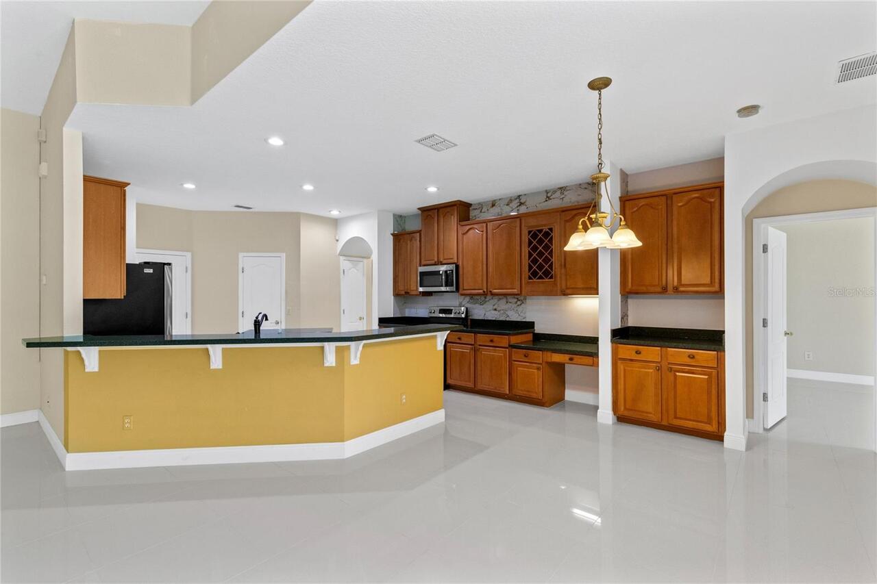 Listing Photo 8