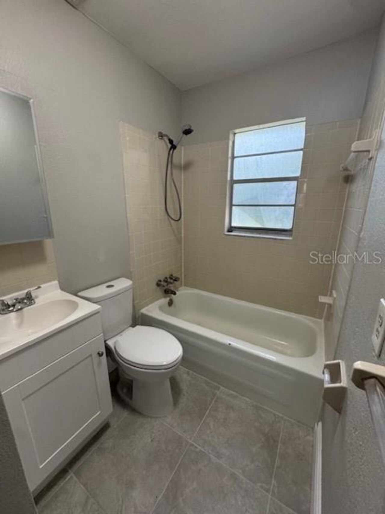 Listing Photo 12