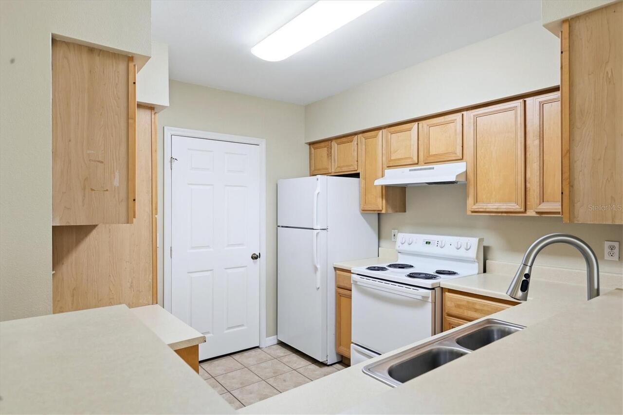 Listing Photo 12