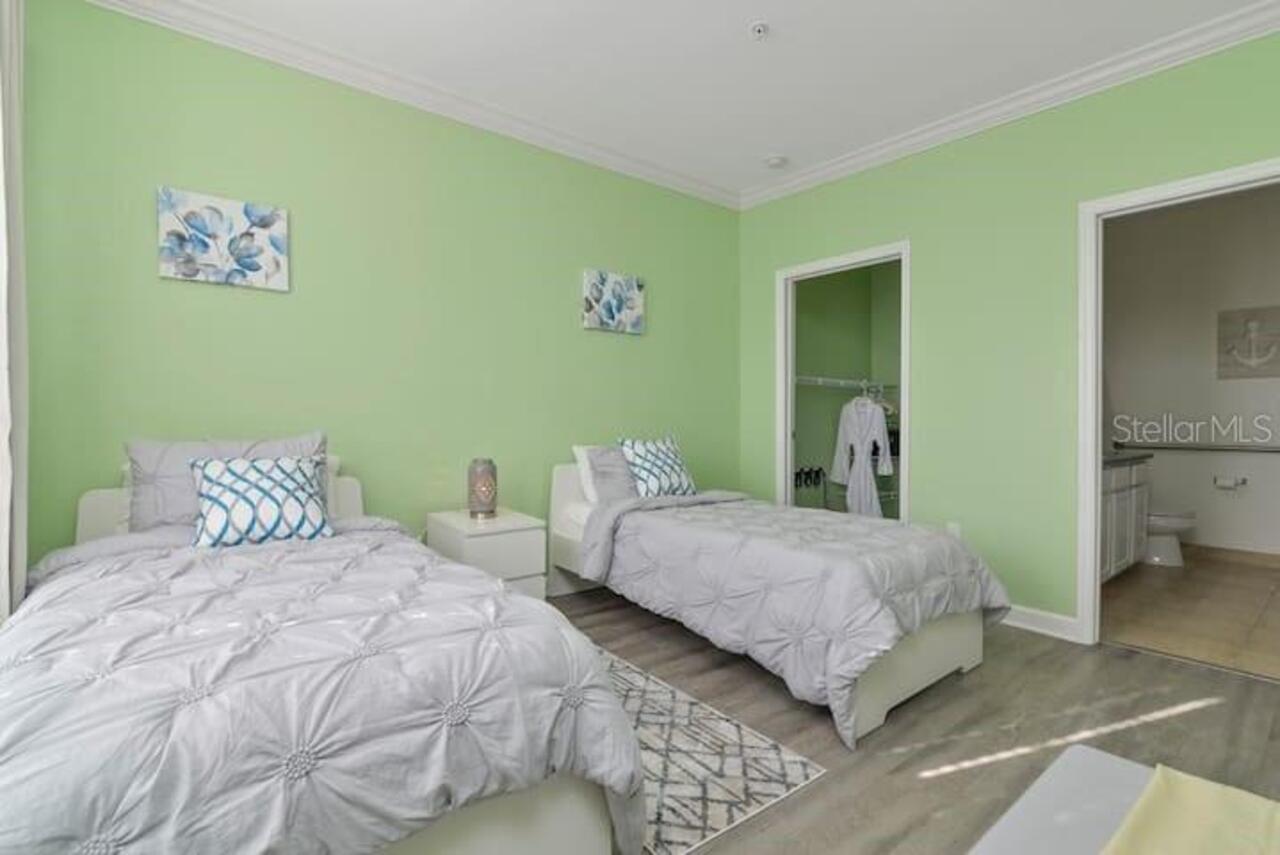 Listing Photo 10