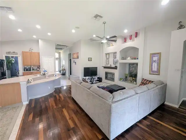 Listing Photo 7