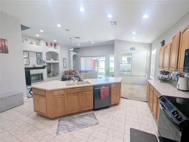 Listing Photo 10