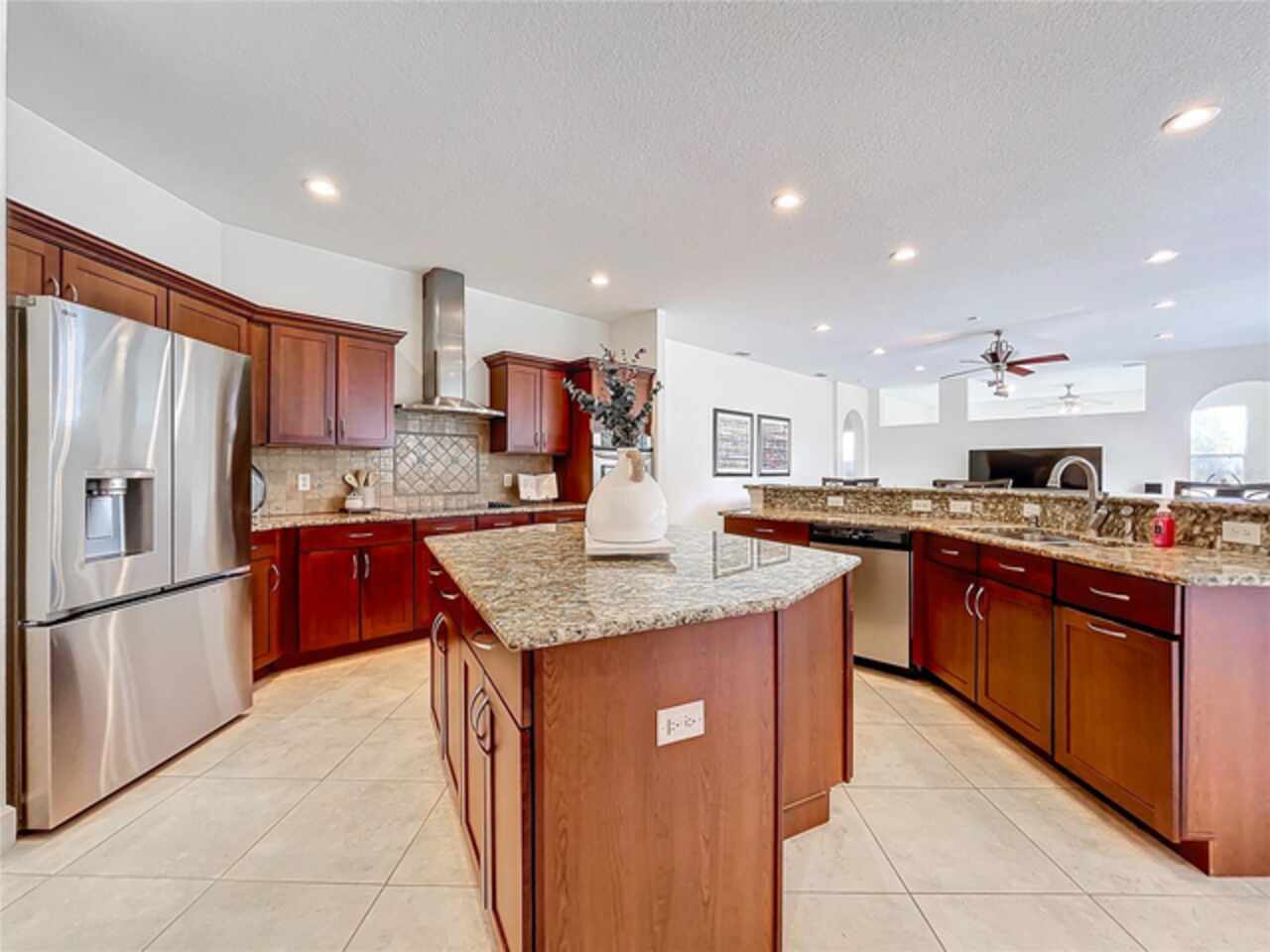 Listing Photo 10