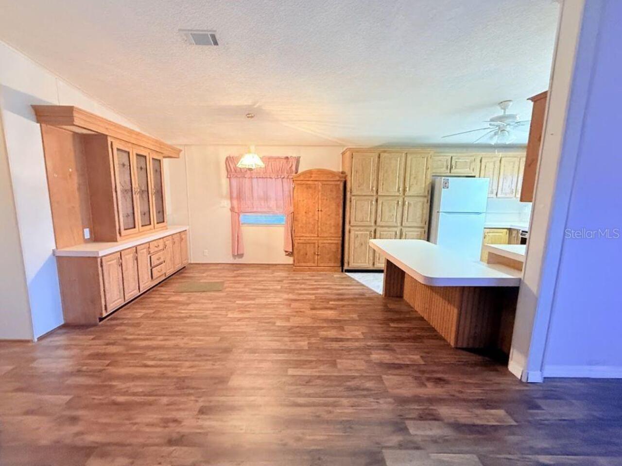 Listing Photo 11