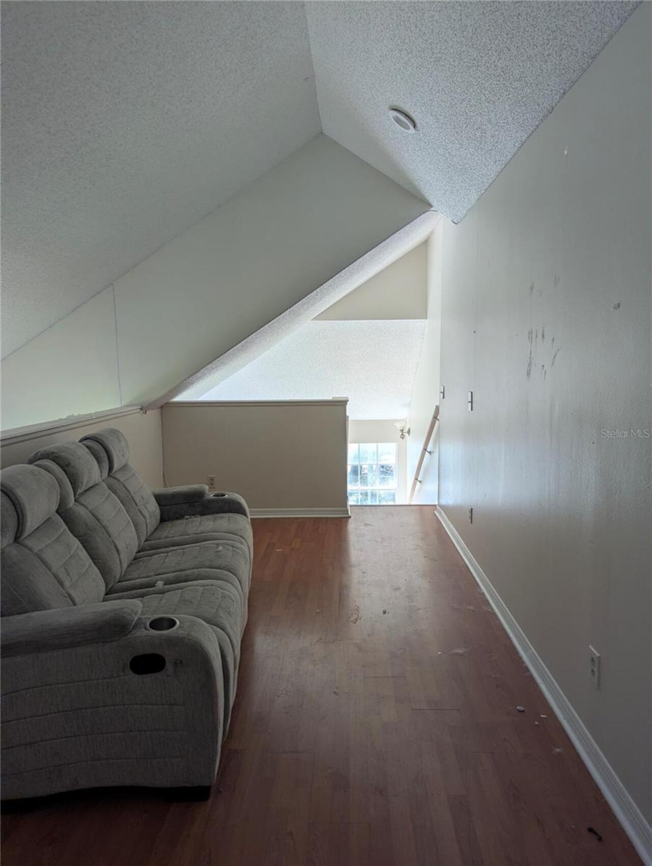 Listing Photo 8