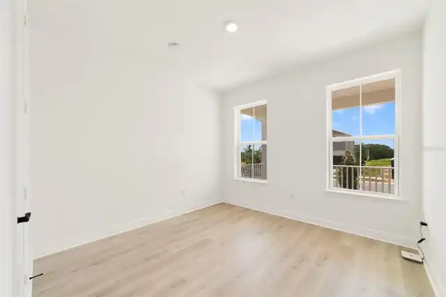 Listing Photo 7