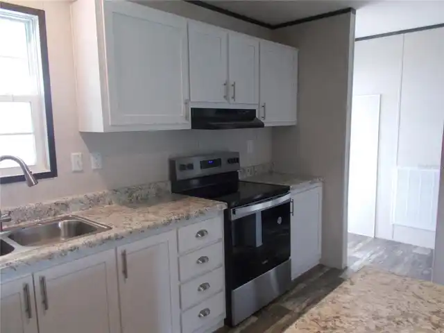 Listing Photo 9