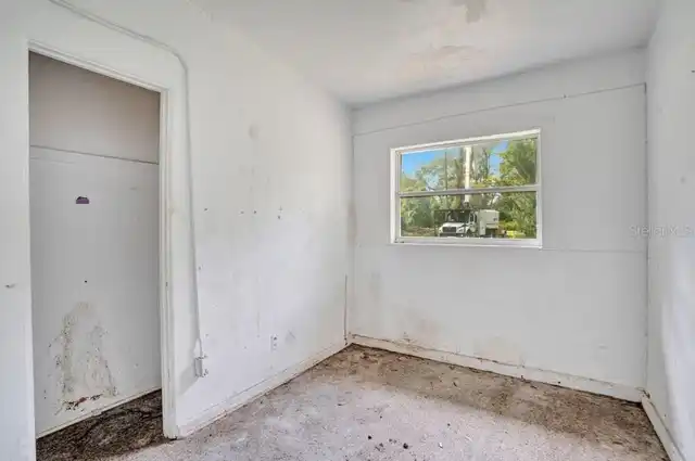Listing Photo 14
