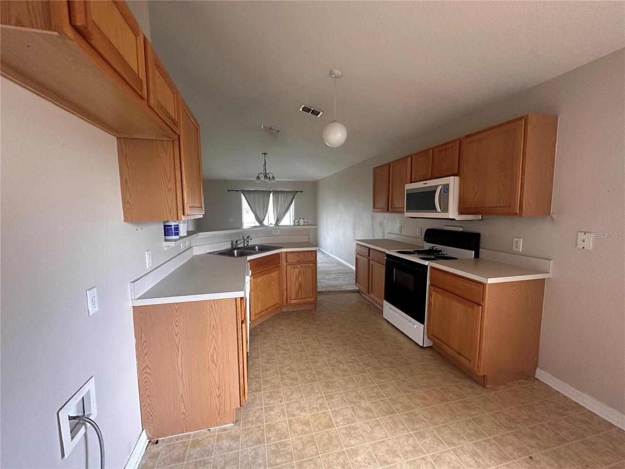 Listing Photo 9