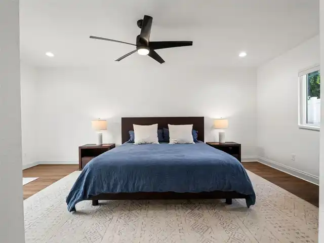 Listing Photo 9