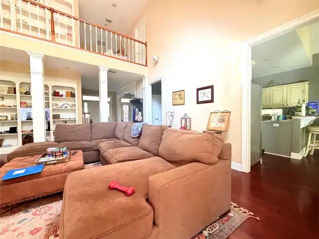 Listing Photo 12