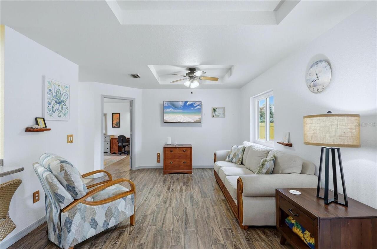 Listing Photo 8