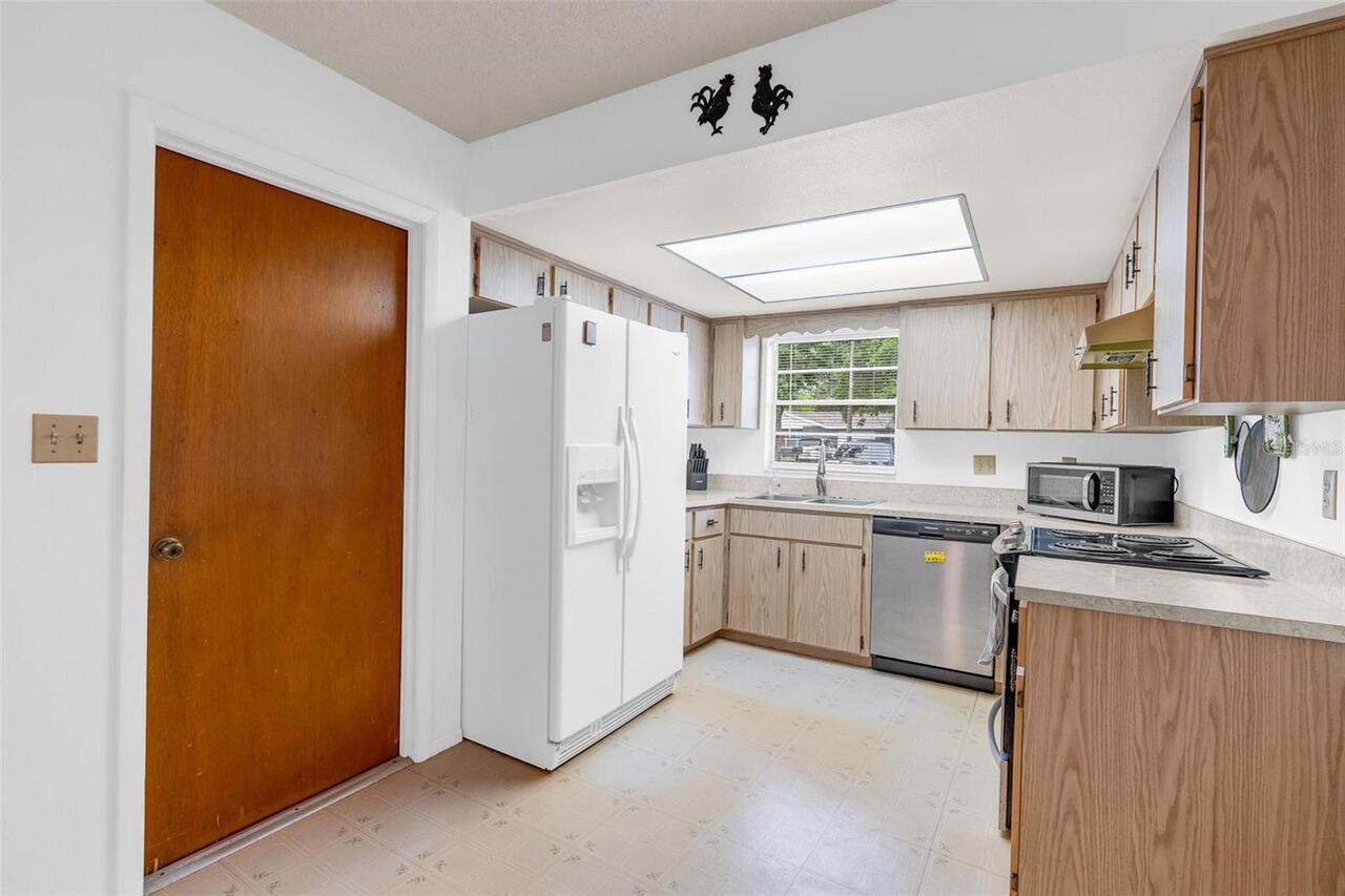 Listing Photo 11