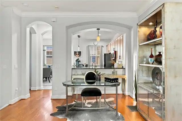 Listing Photo 12