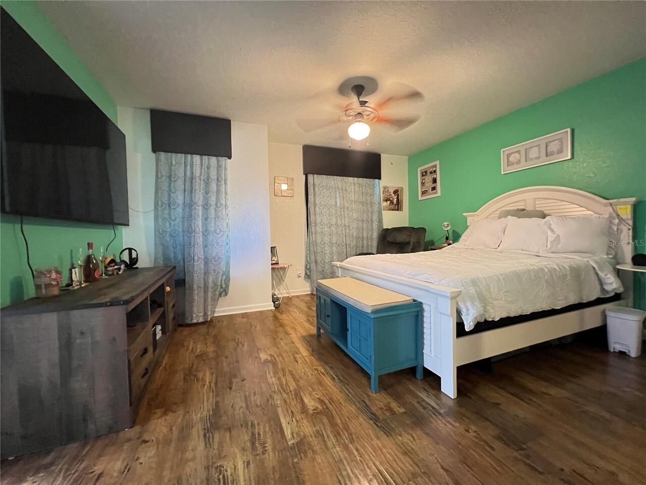 Listing Photo 11