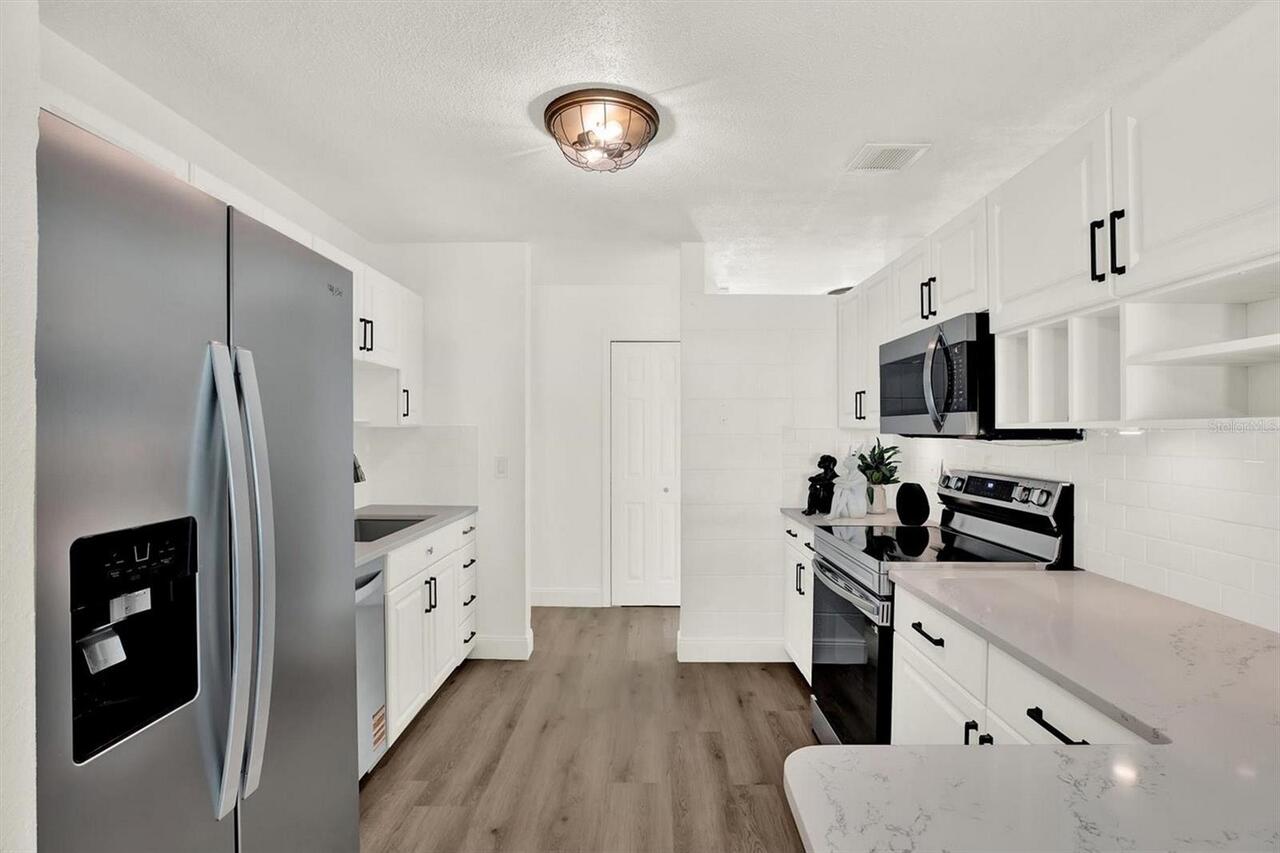 Listing Photo 14
