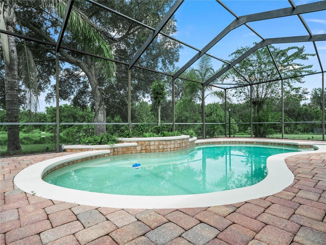 Listing Photo 11