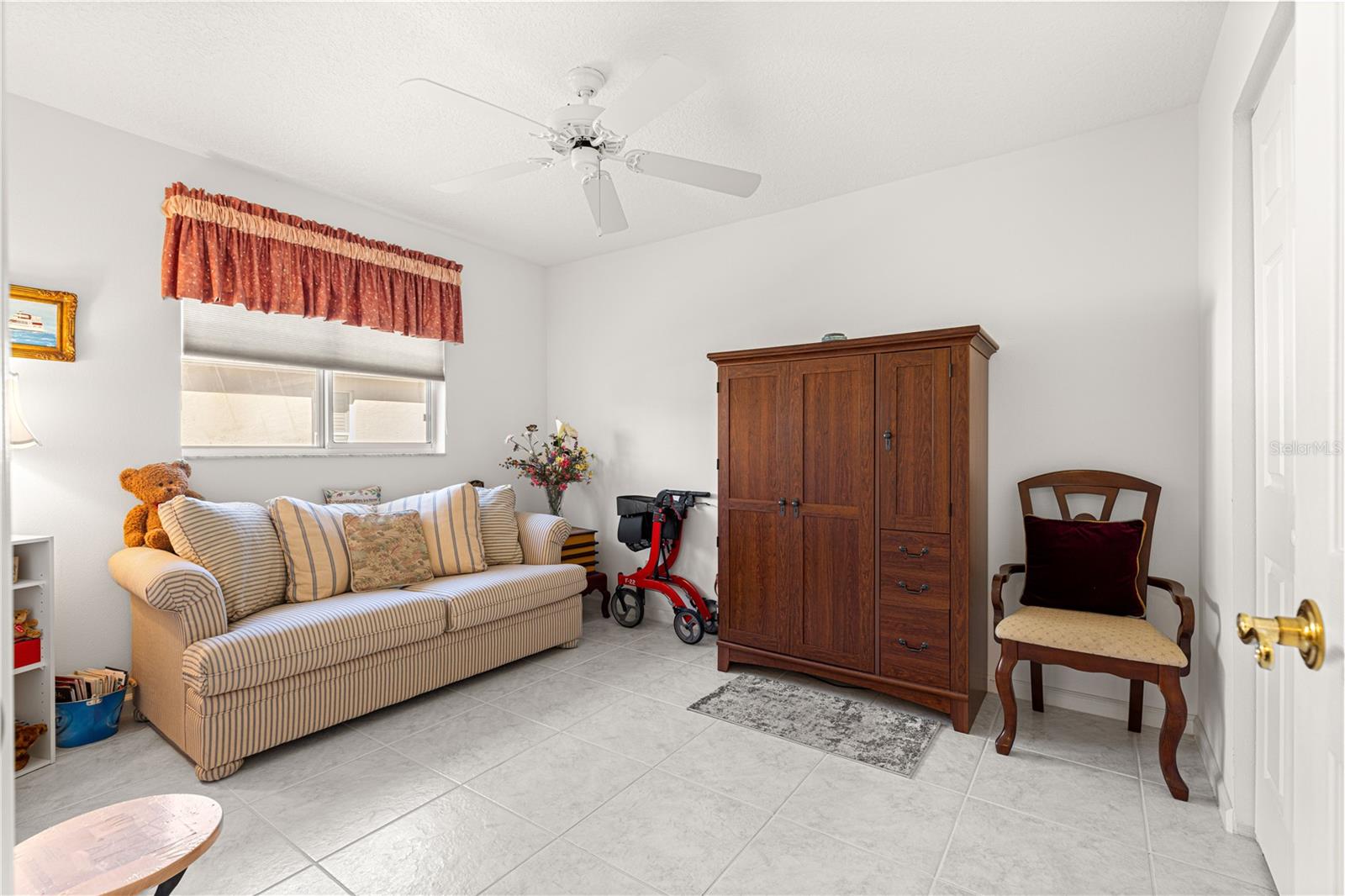 Listing Photo 8