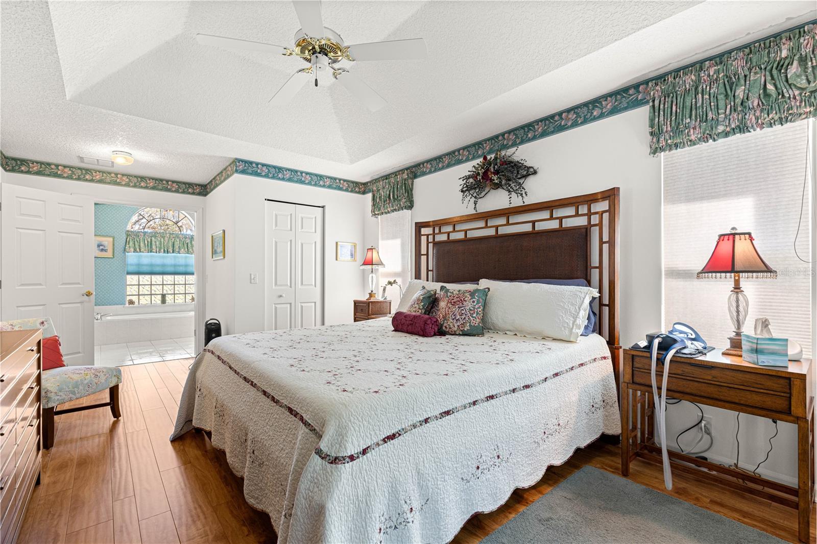 Listing Photo 12