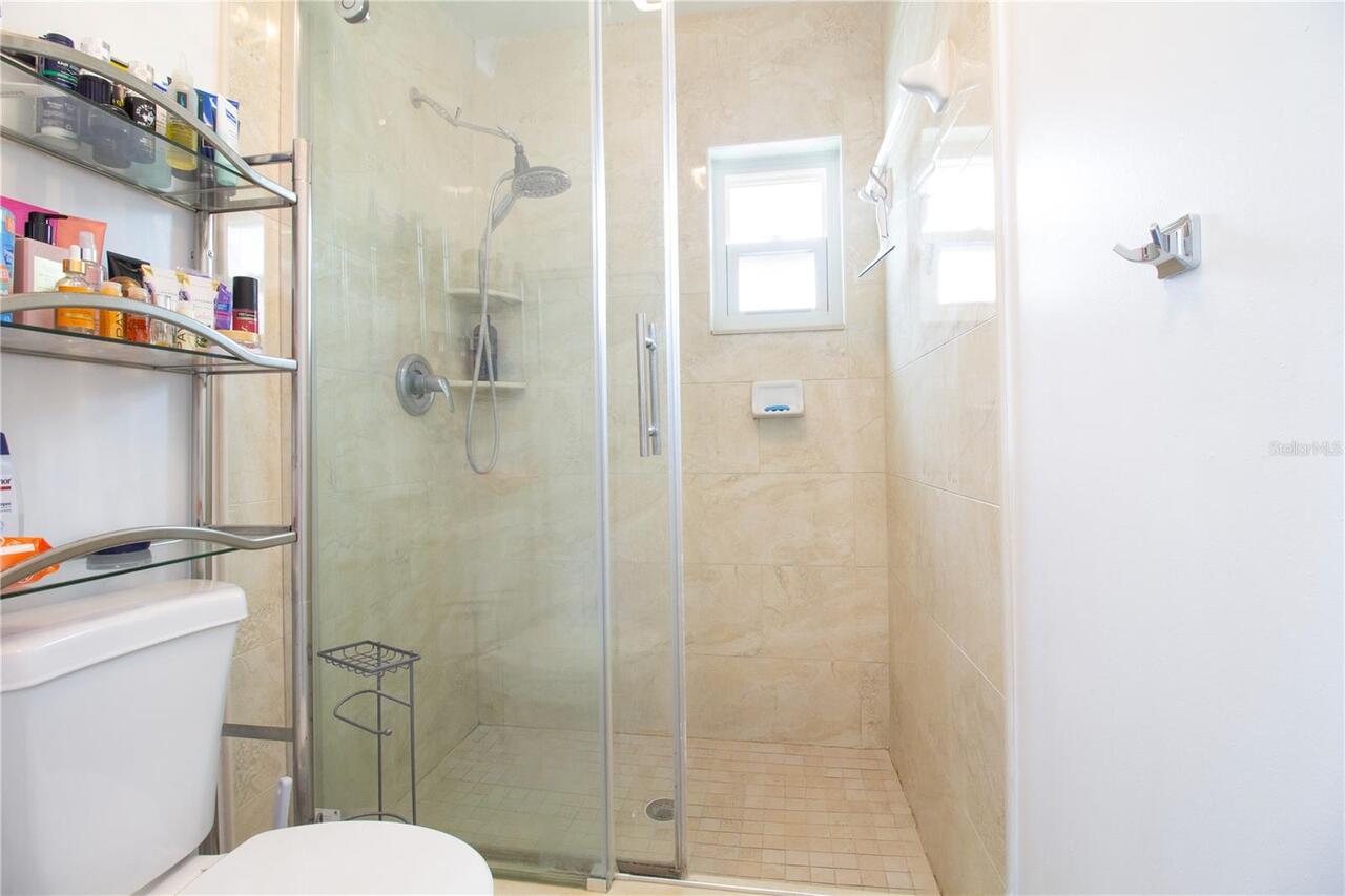 Listing Photo 14