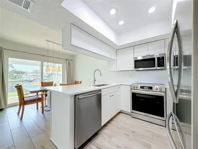 Listing Photo 10
