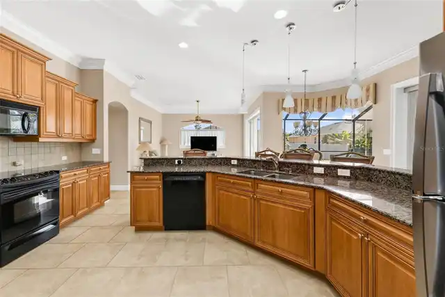 Listing Photo 11