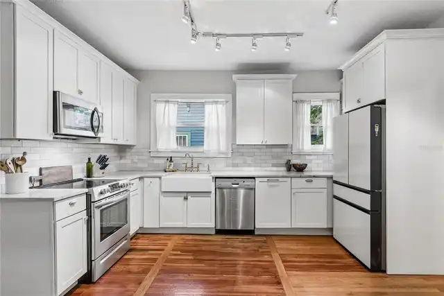 Listing Photo 12