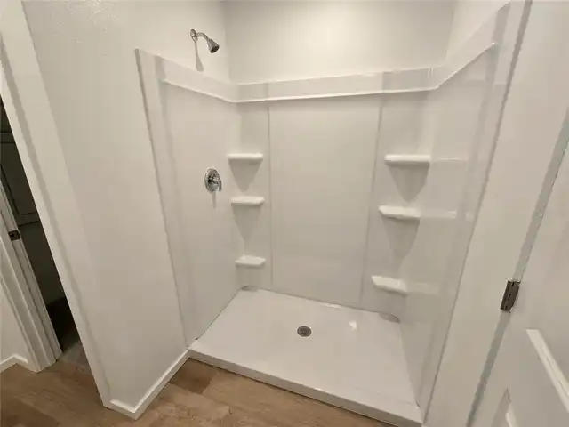 Listing Photo 9