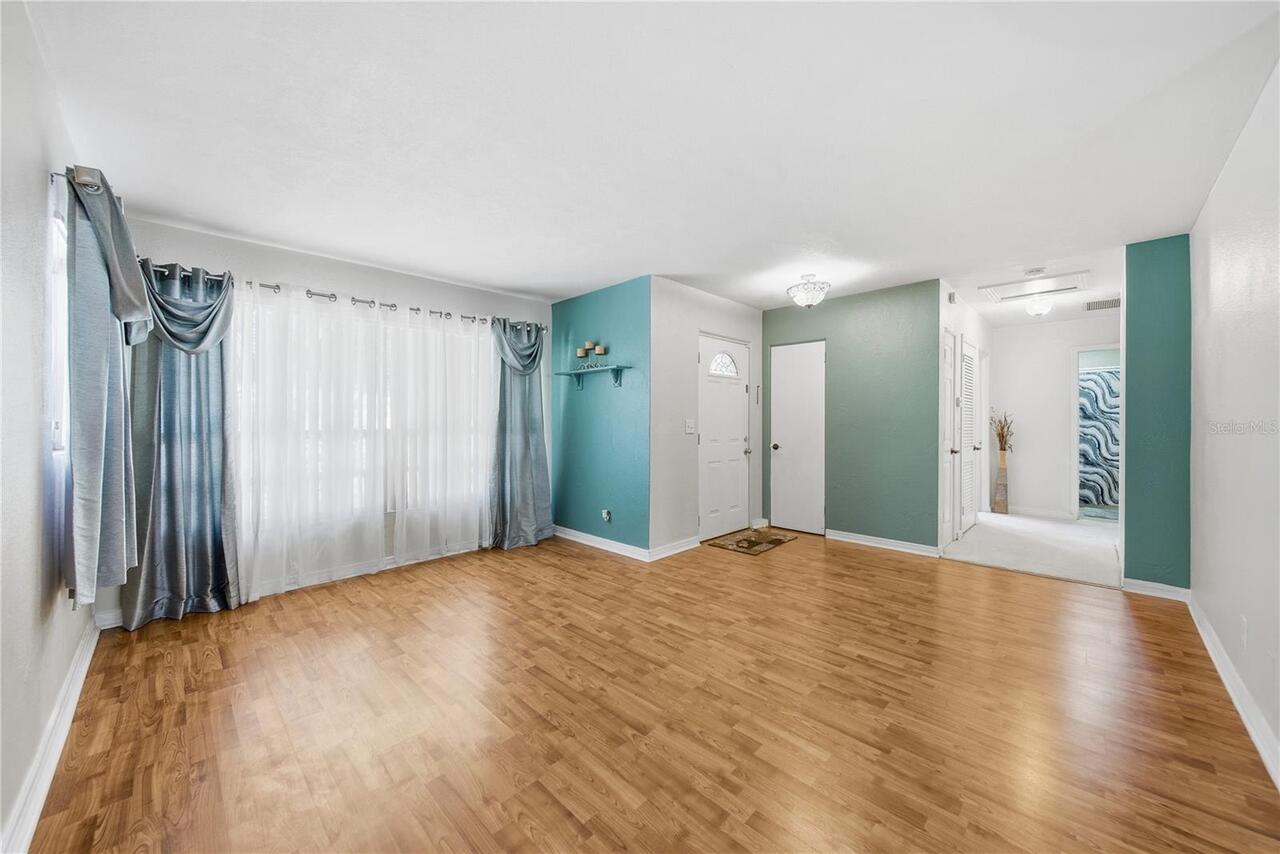 Listing Photo 8