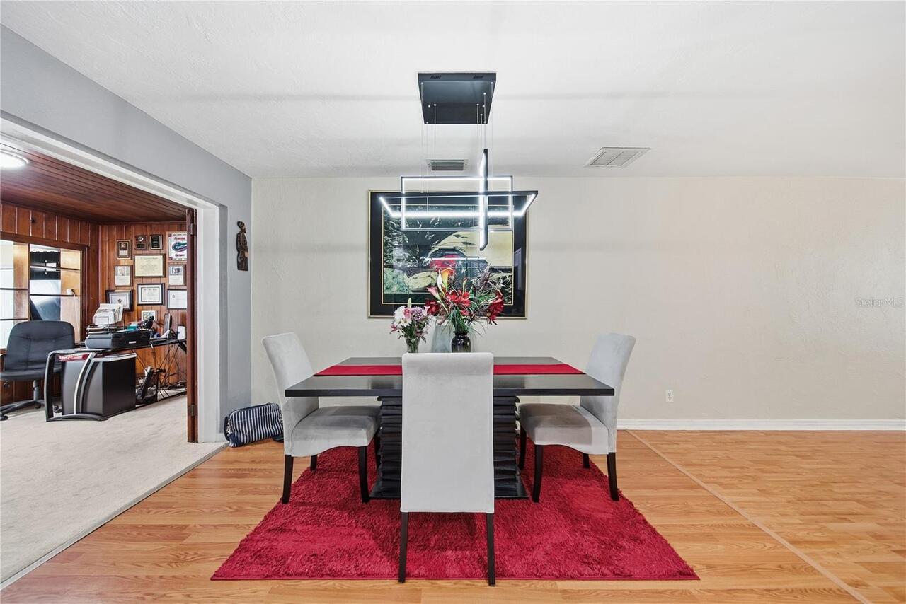 Listing Photo 14