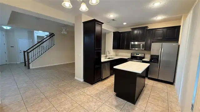 Listing Photo 12