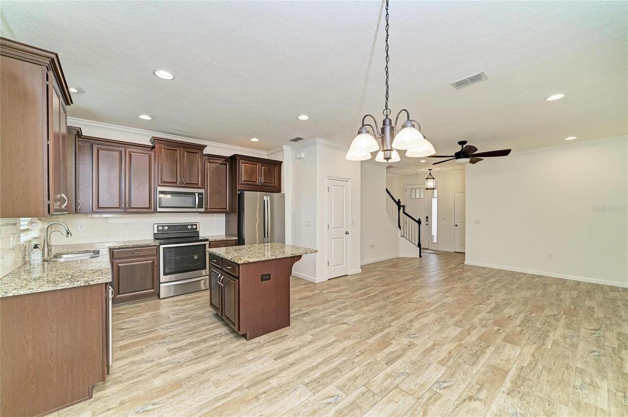 Listing Photo 8