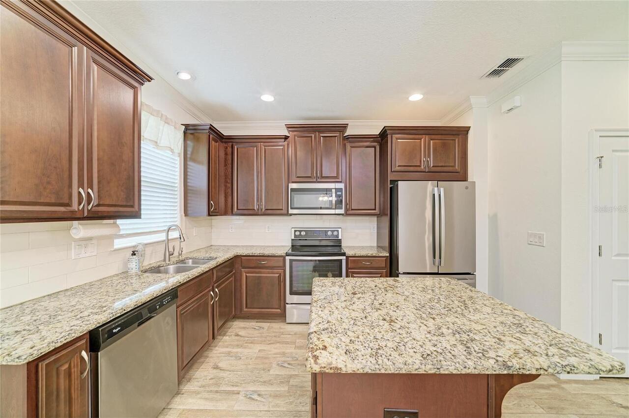 Listing Photo 9