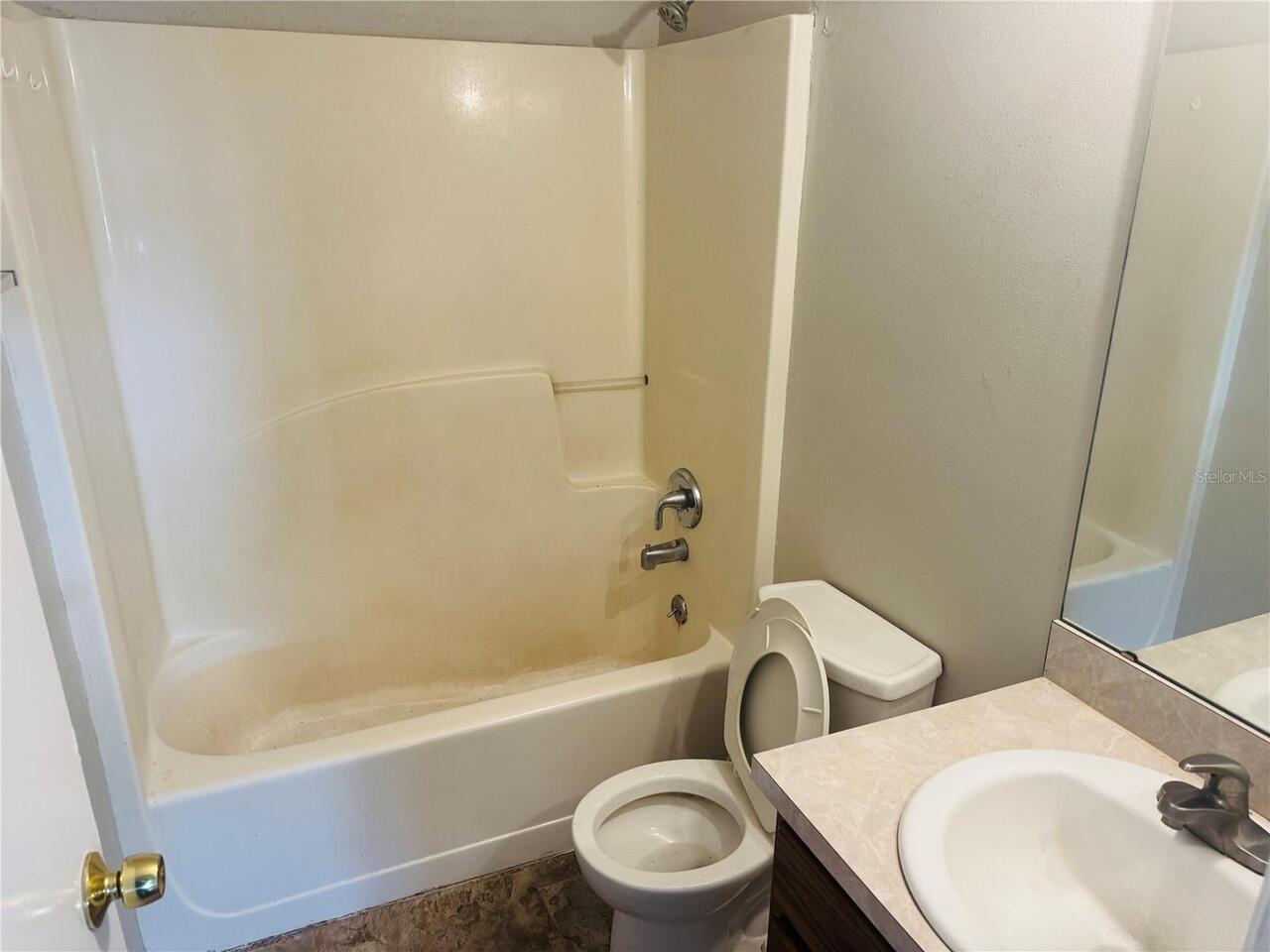 Listing Photo 11