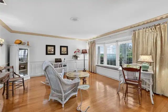 Listing Photo 15