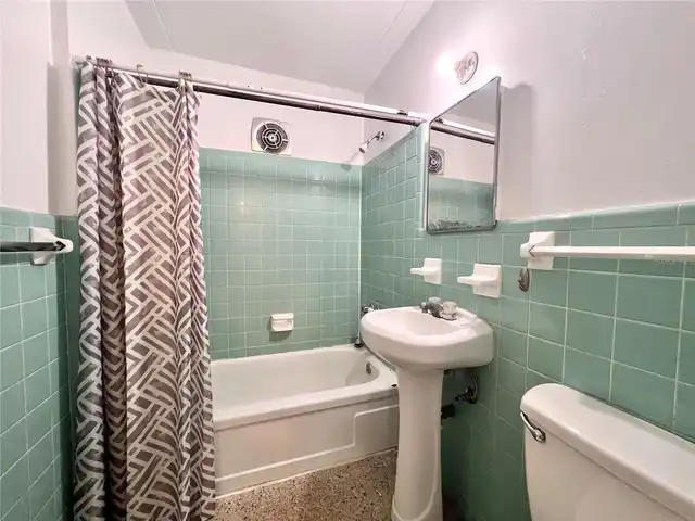 Listing Photo 12