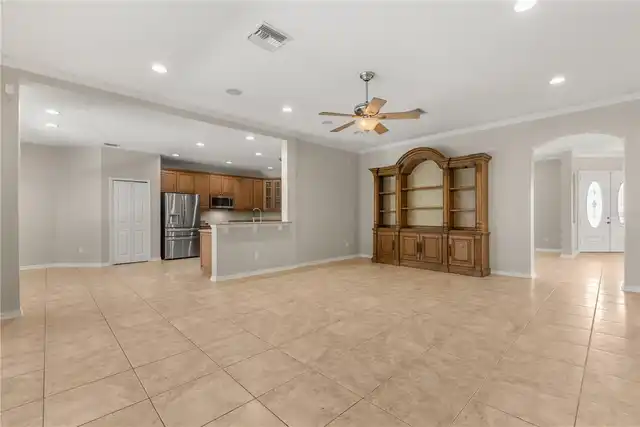 Listing Photo 12