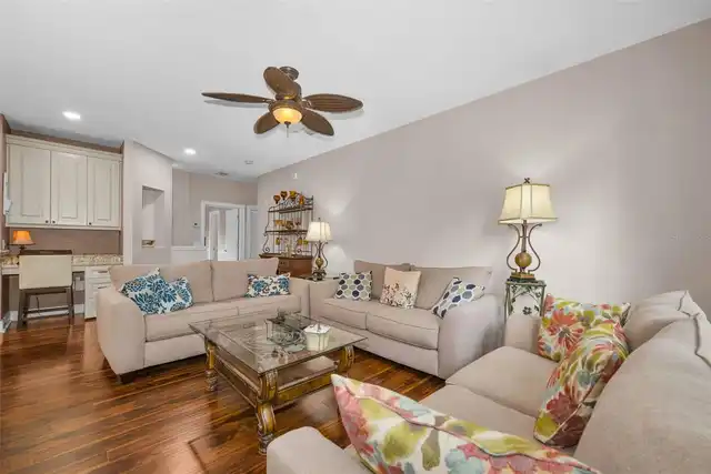 Listing Photo 8