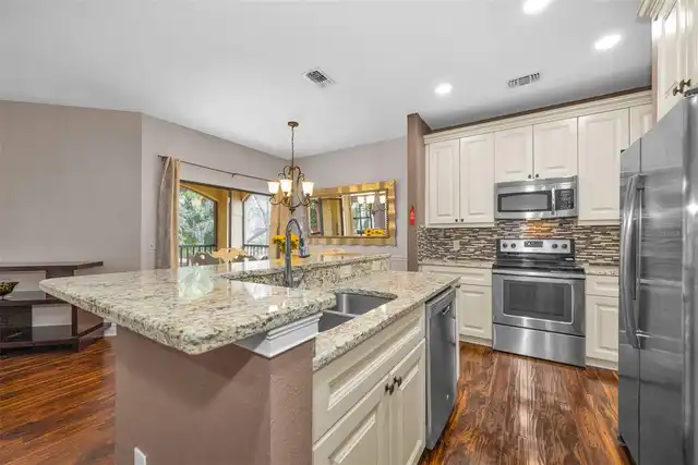 Listing Photo 19