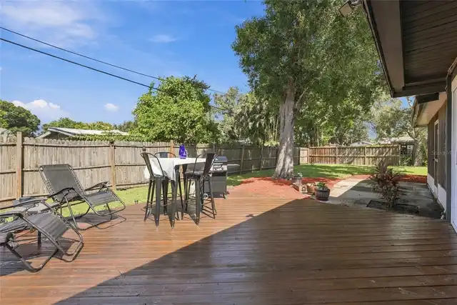 Listing Photo 10