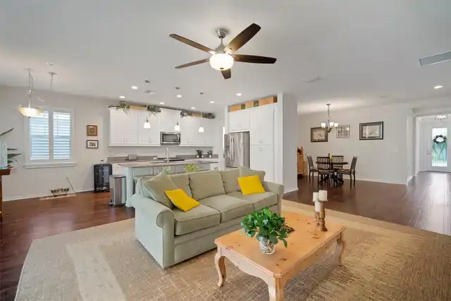 Listing Photo 10