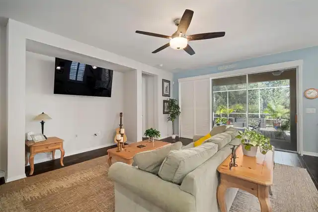 Listing Photo 12