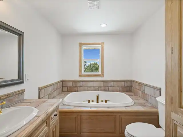 Listing Photo 25