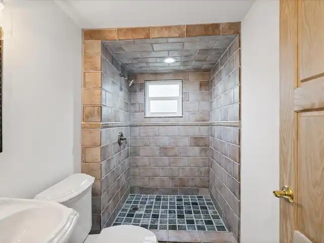 Listing Photo 29