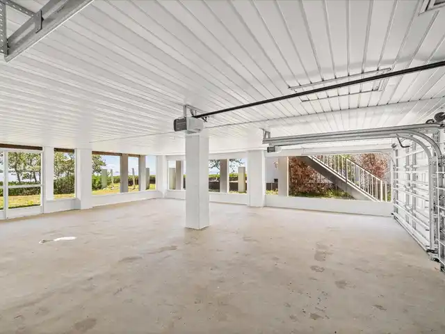Listing Photo 33